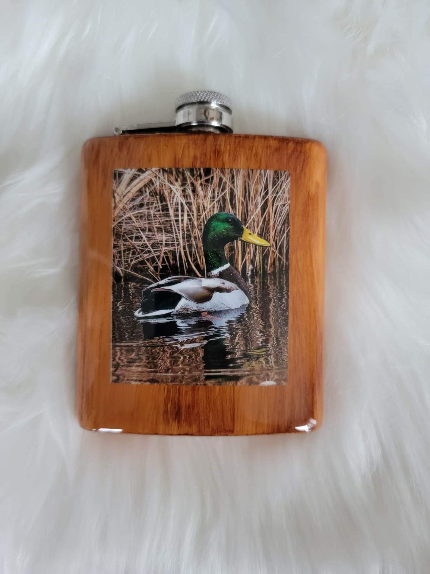 7 oz flask set with shot glasses in gift box